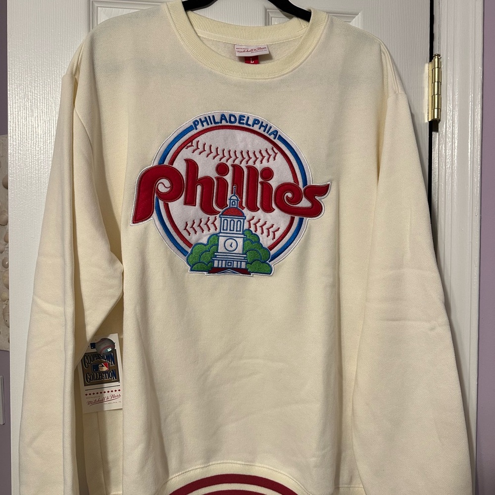 NWT BRAND NEW Mitchell & Ness Cream Philadelphia Phillies Sweatshirt Cooperstown
